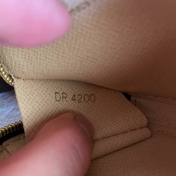 Multi Pochette Accessories NEW. BRAND NEW. AND. AUTHENTIC! - Picture 16 of 16